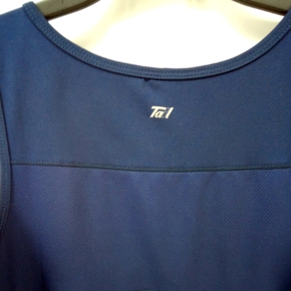 Tail Blue Mesh Panels Athletic Work Out Top M Gym Hiking Running Rowing Tennis - Picture 5 of 8